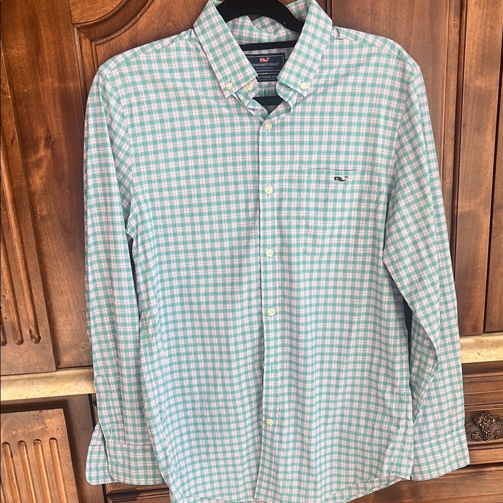 Vineyard Vines Green and White Casual Button Down Shirt